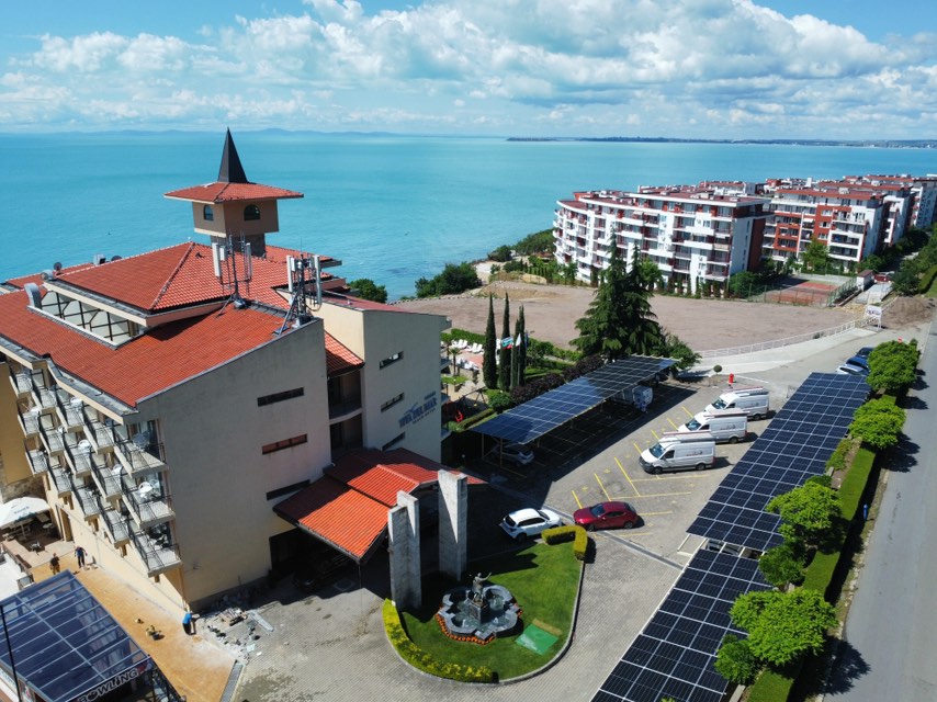 Фотоволтаична централа тип "Solar Carport" в хотел Тива Дел Мар, Свети Влас